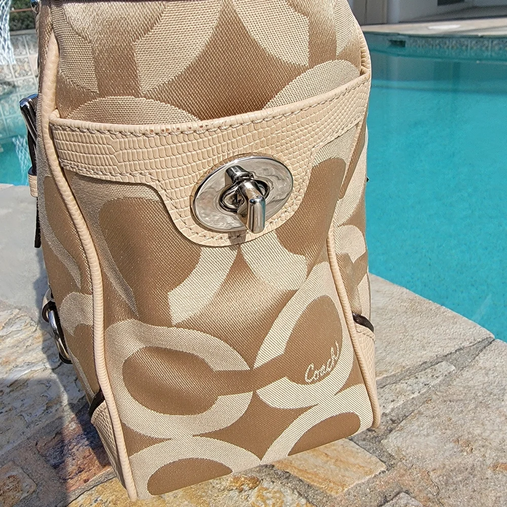 Coach Signature Buckle Tote Bag Tan With Leather Trim - Picture 7 of 14